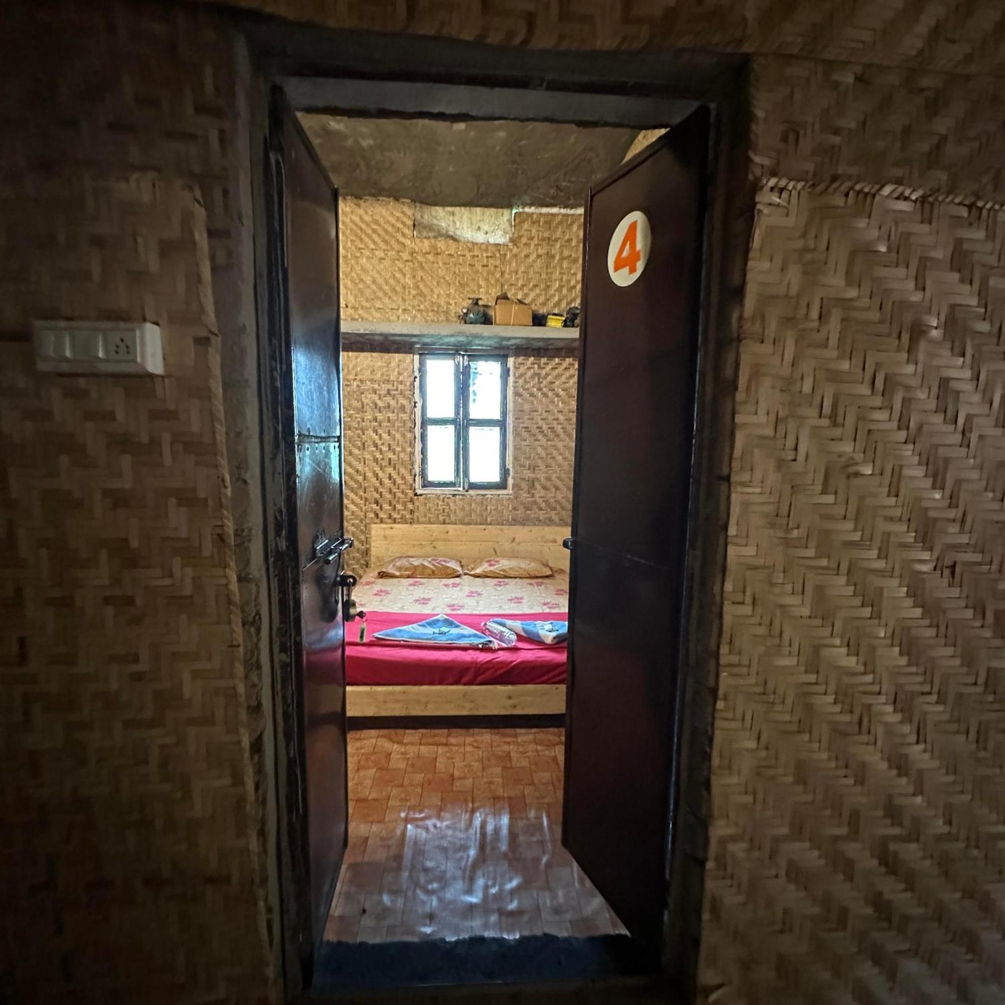 The Gravity Cafe -A Unit Of Staychillhampi Kültér fotó