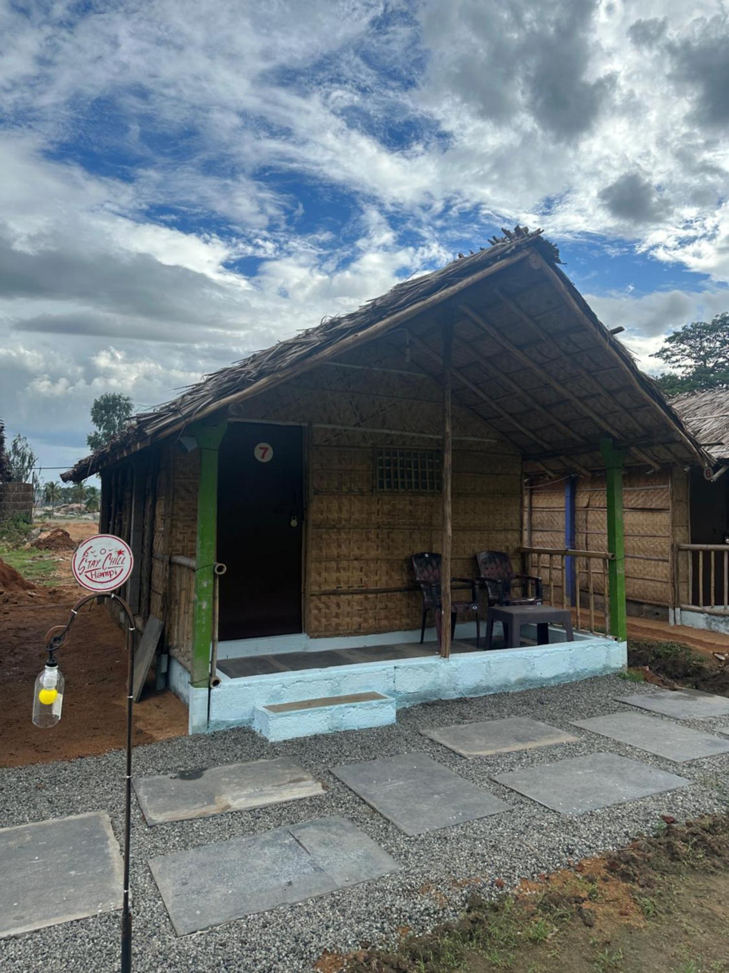 The Gravity Cafe -A Unit Of Staychillhampi Kültér fotó