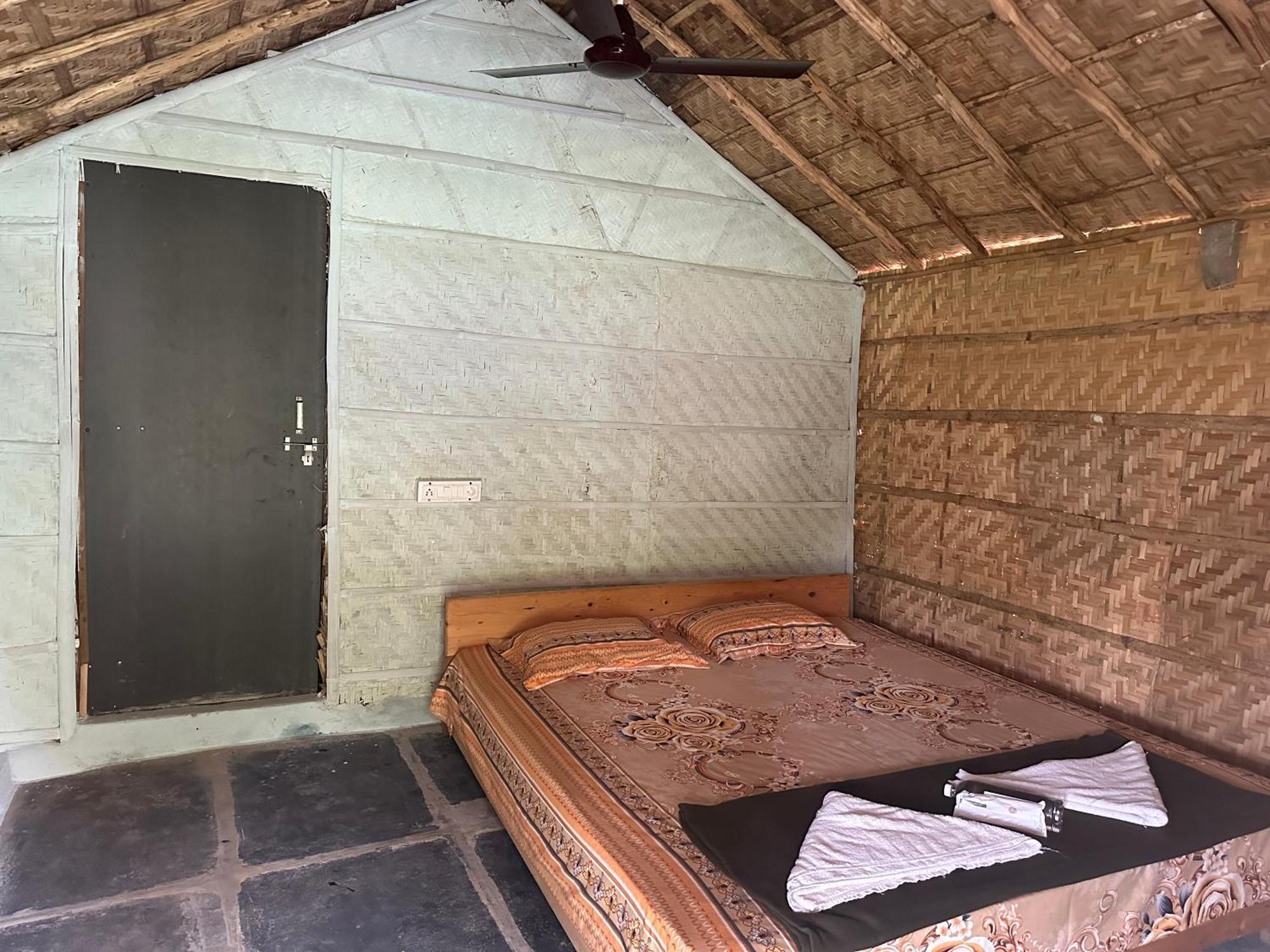 The Gravity Cafe -A Unit Of Staychillhampi Kültér fotó